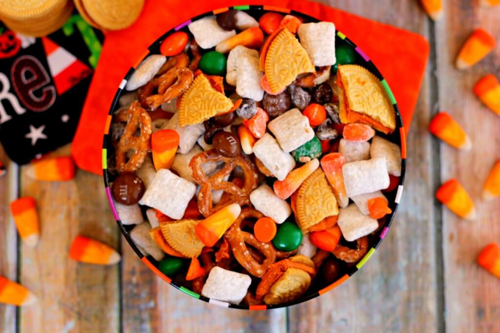 Halloween Snack Mix - Pumpkin 'N Spice