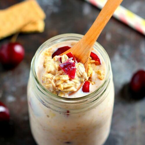 https://www.pumpkinnspice.com/wp-content/uploads/2015/07/cherry-pie-overnight-oats4-500x500.jpg