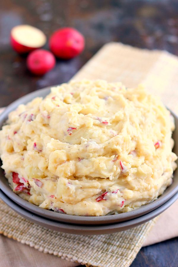 garlic parmesan mashed potatoes in a bowl