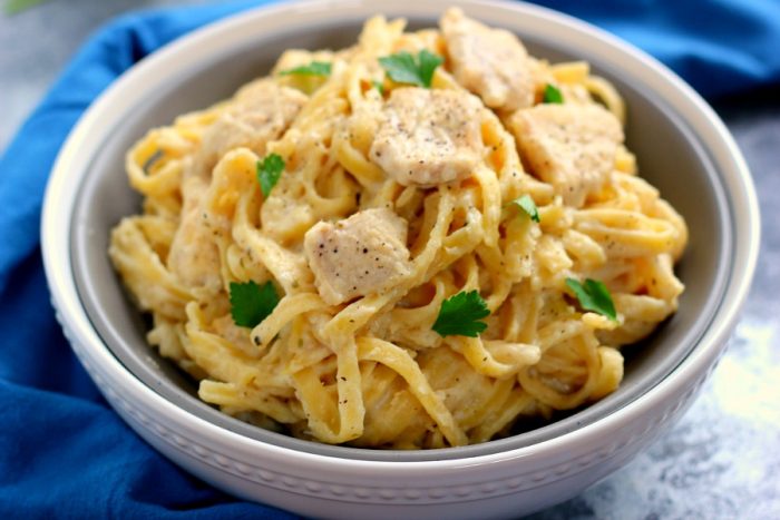 one-pan-chicken-fettuccine-alfredo-pumpkin-n-spice