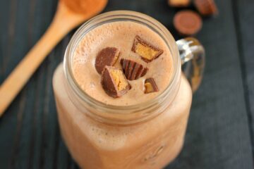 Chocolate Peanut Butter Smoothie (Healthy!) - Pumpkin 'N Spice