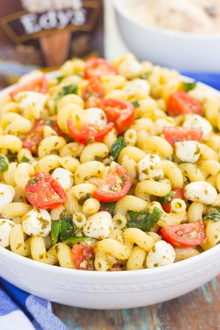 Caprese Pasta Salad (with Pesto!) - Pumpkin 'N Spice