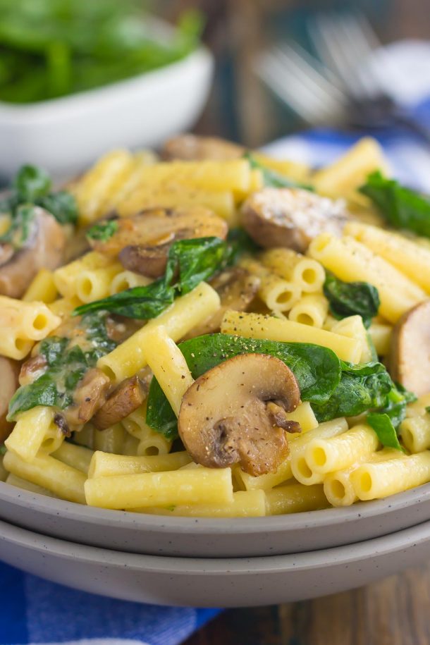 Mushroom & Spinach Pasta (Vegetarian & Creamy!) - Pumpkin 'N Spice