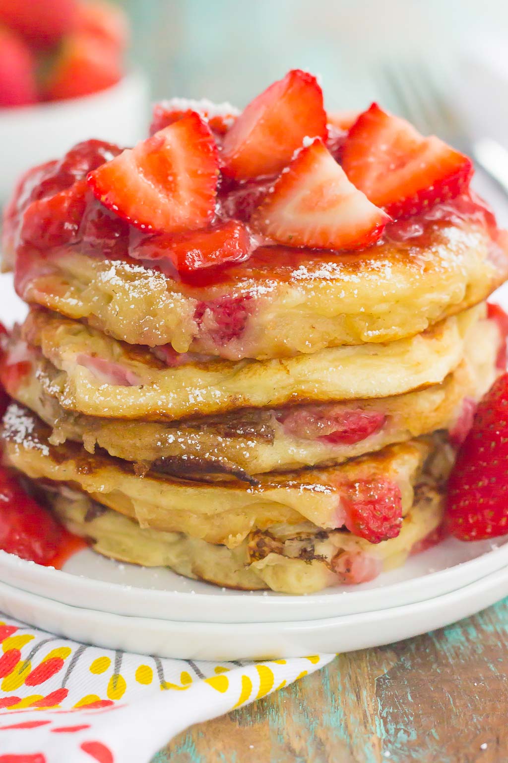 Fluffy Strawberry Pancakes (+ Strawberry Topping!) - Pumpkin 'N Spice