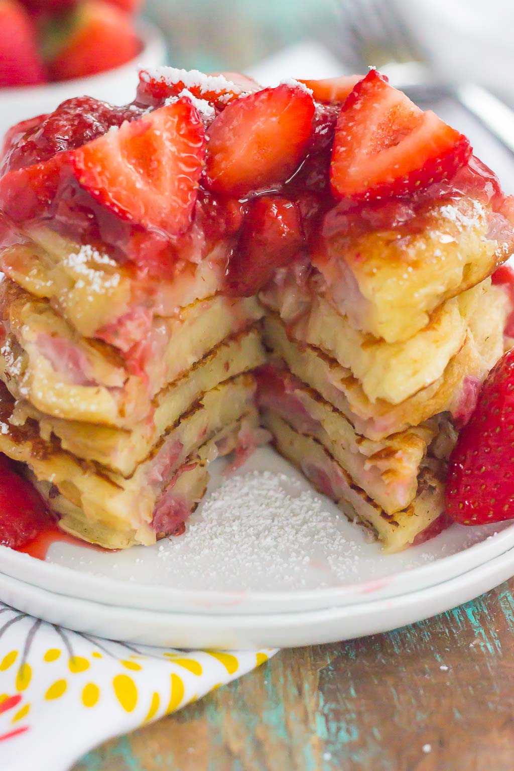 Fluffy Strawberry Pancakes (+ Strawberry Topping!) - Pumpkin 'N Spice