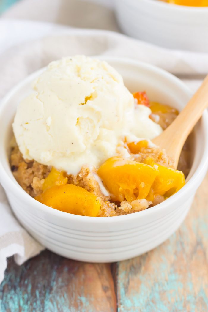 Slow Cooker Peach Cobbler (Made with Bisquick!) - Pumpkin 'N Spice