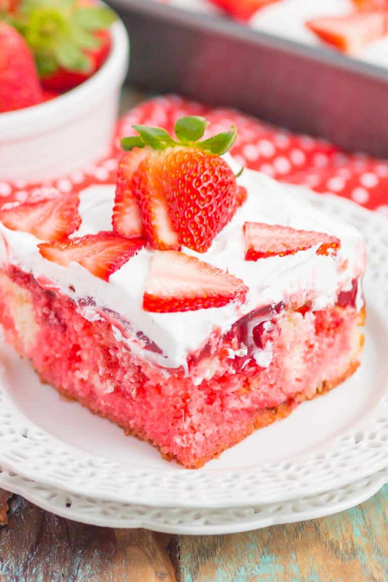 Easy Strawberry Poke Cake (with Jello!) Pumpkin 'N Spice