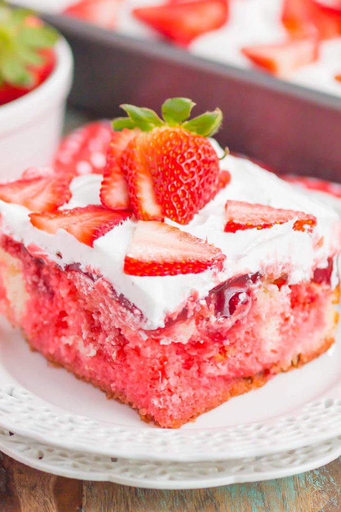 Easy Strawberry Poke Cake With Jello Pumpkin N Spice 