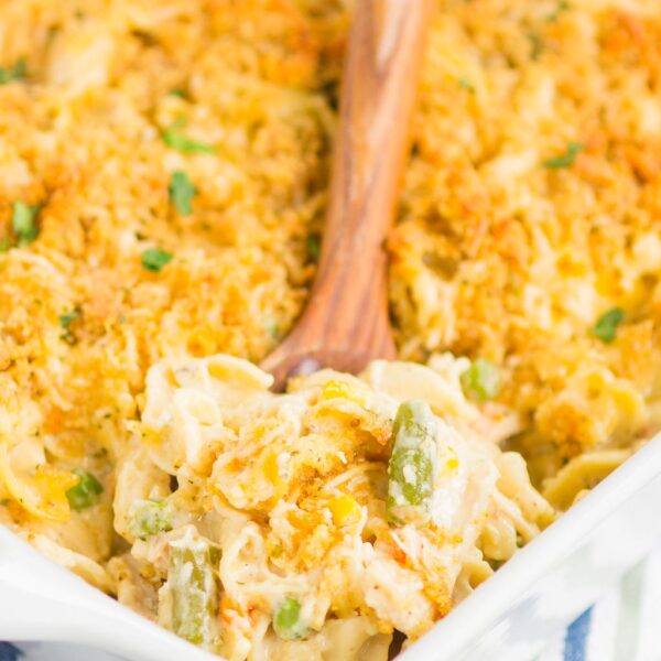 Creamy Chicken And Noodle Casserole - Pumpkin 'n Spice