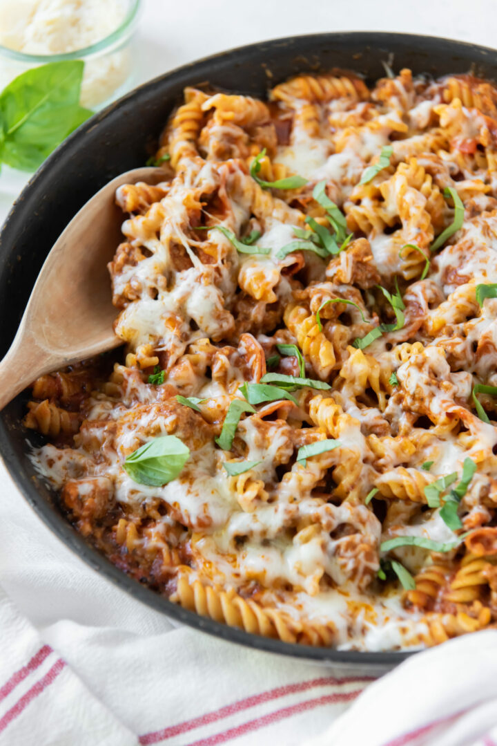 One-Pan Pizza Pasta Casserole Recipe - Pumpkin 'N Spice