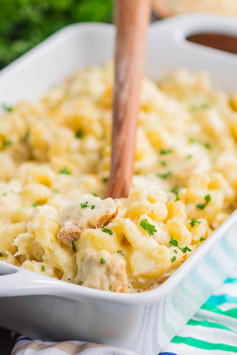 Chicken Alfredo Pasta Bake (Homemade Sauce) - Pumpkin 'N Spice